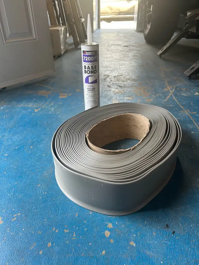 Rubber wall base