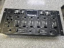 Numark DM1190 Preamp/Mixer