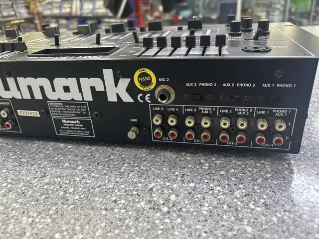 Numark DM1190 Preamp/Mixer - Photo 2