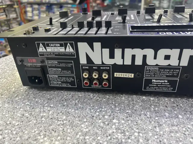Numark DM1190 Preamp/Mixer - Photo 3