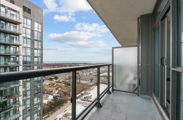 Etobicoke 1bed1bath condo for rent( Female roommate only) - Photo 4