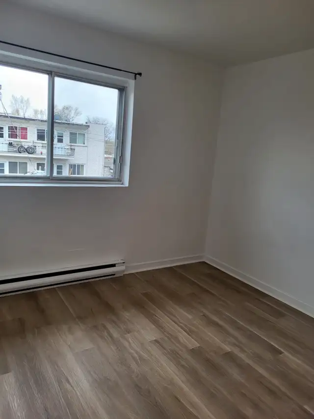 3 1/2 ($1200) & 4 1/2 ($1400) (1 & 2 bedroom apt) a louer - Photo 2