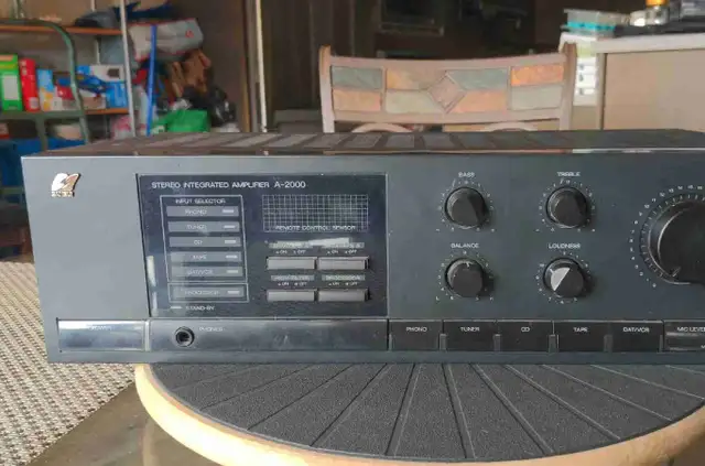 beautiful Sansui A2000 amplifier Rare