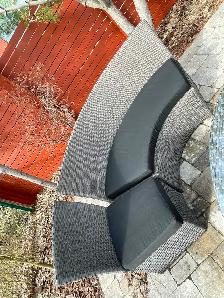 Round patio table with seating for 9 - Photo 6