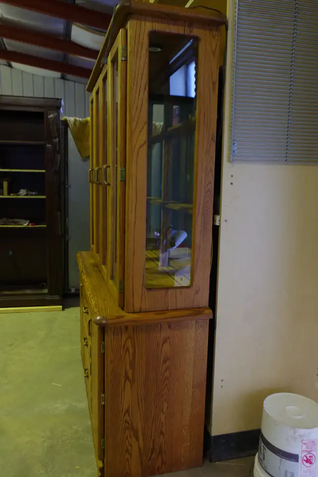 Solid Oak Display cabinet@hutch - Photo 9