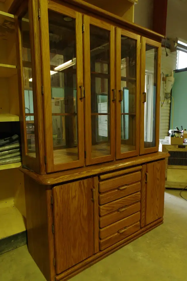 Solid Oak Display cabinet@hutch - Photo 10