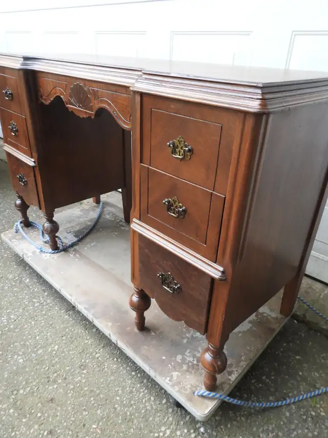 Small vintage antique walnut,desk, restored professionally - Photo 2