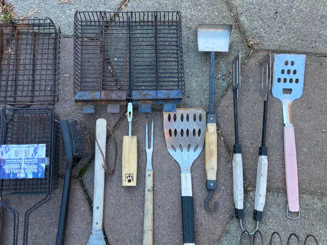 Various BBQ Barbecue Grilling Tools. Tongs, Baskets, Scrubbers - Photo 3