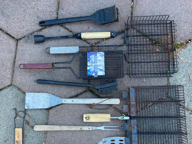 Various BBQ Barbecue Grilling Tools. Tongs, Baskets, Scrubbers - Photo 5