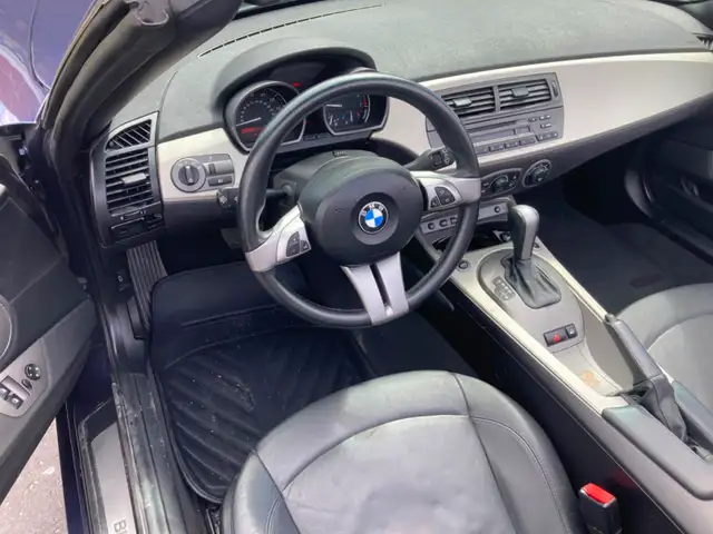 Pristine 2004 BMW Z4 3.0i - Photo 7