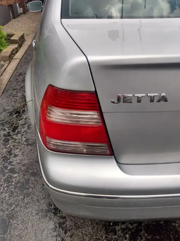 2005 VOLKSWAGEN JETTA - Photo 4
