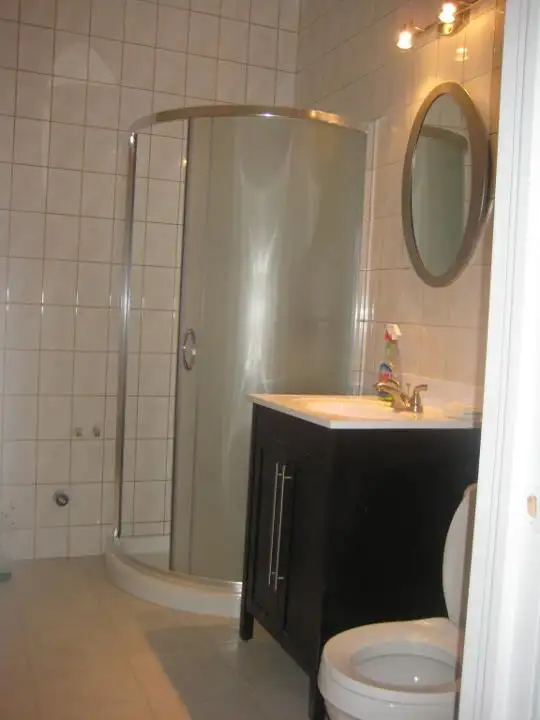 Belle chambre, très confortable à 300 m. du métro Rosemont - Photo 9