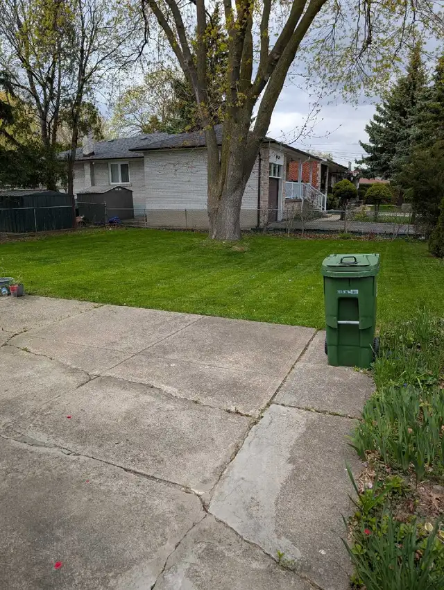Professional Bi-Weekly Lawn Maintenance – 50% OFF SEASONAL RATES