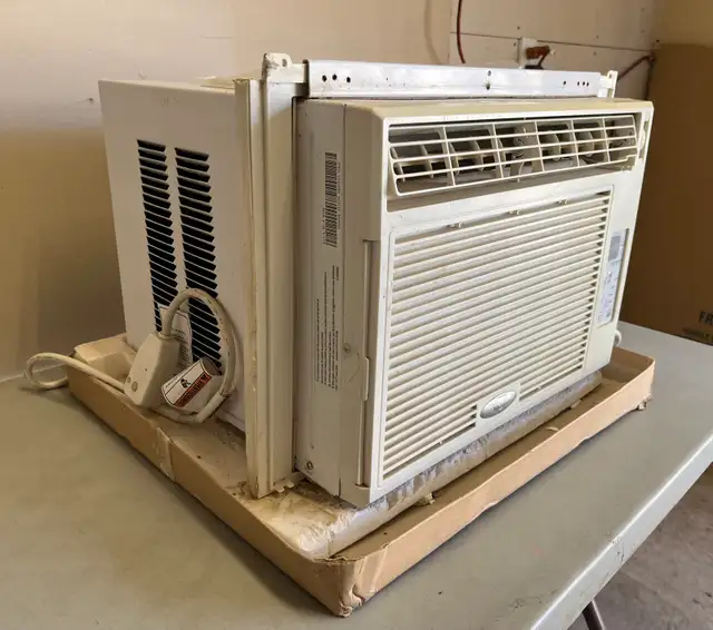 Whirlpool Air Conditioner - Photo 2