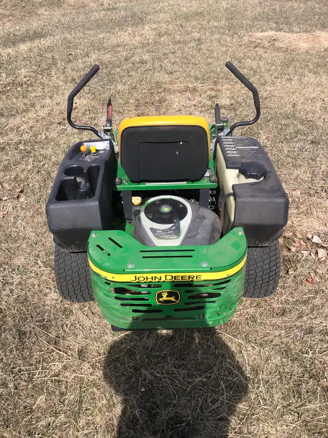 zero turn mower - Photo 2