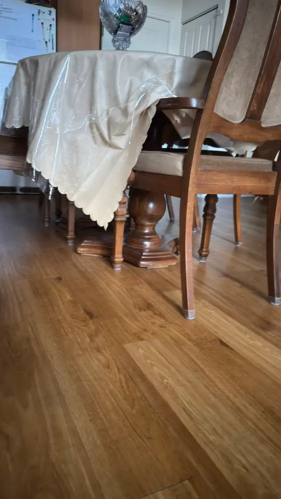 Vintage Solid Wood Dining Table w/two leafs - Photo 2