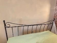 Queen mattress and box spring /frame: light - Photo 2