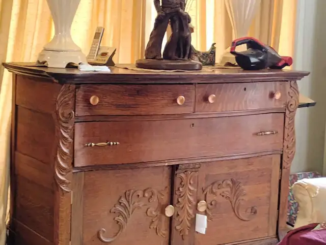 Dresser solid wood