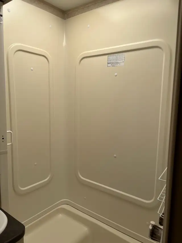 travel trailer - Photo 7