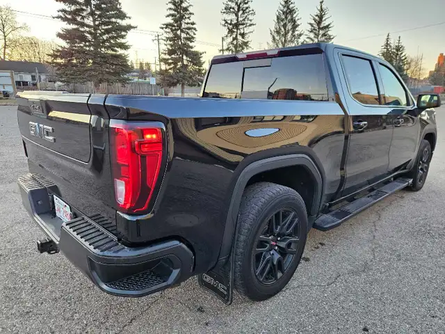 2021 GMC Sierra 1500 Elevation 3.0L Duramax Diesel 5.8ft box 4x4 - Photo 3
