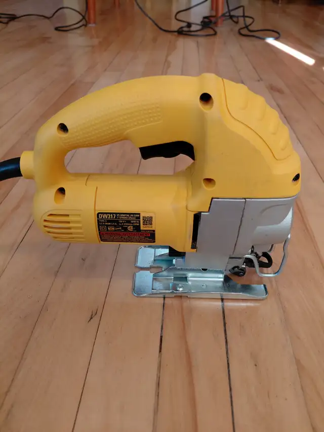 DEWALT SCIE CIRCULAIRE ET SAUTEUSE, TRÈS BON ÉTAT - Photo 2
