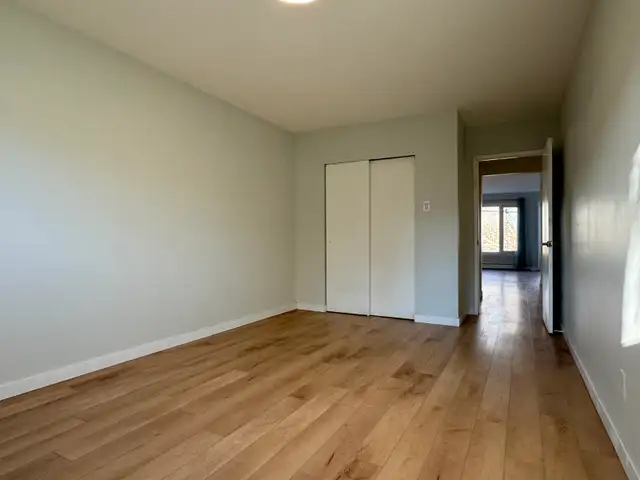 Spacious Newly Renovated 2 Bedroom Suite Near Downtown - Photo 6