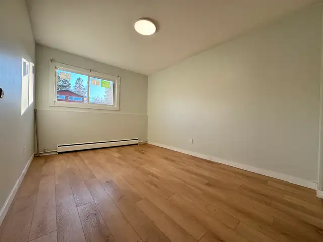 Spacious Newly Renovated 2 Bedroom Suite Near Downtown - Photo 7