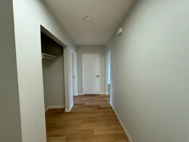 Spacious Newly Renovated 2 Bedroom Suite Near Downtown - Photo 8