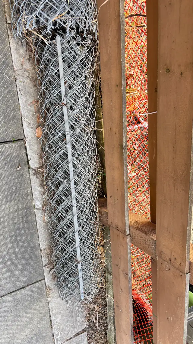 Wire Fence for yard - Photo 2