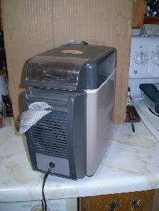 KOOLATRON B07 BETWEEN SEATS 12 VOLT COOLER- USED- $35