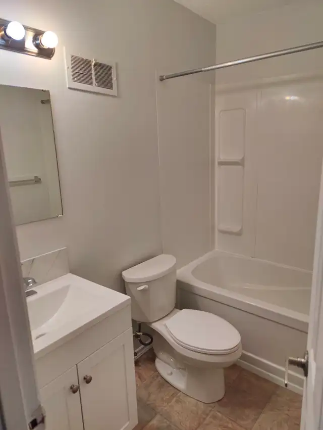 4 Bed, 2 Bath Cumberland Ave House for Rent - Available June 1, - Photo 7