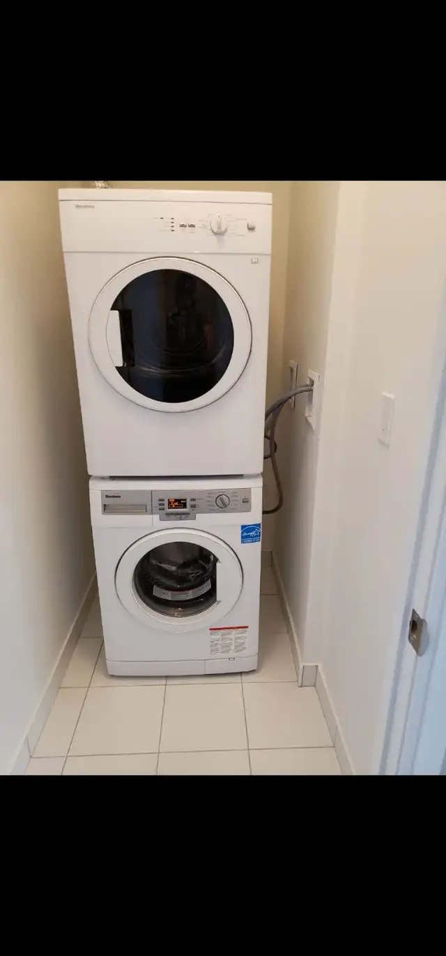 Spacious 1 bedroom, 1 bath condo at Bathurst and Front - Photo 6