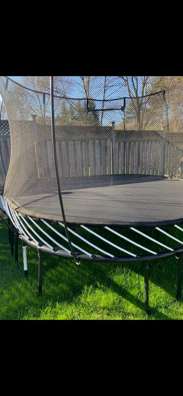 Spring free trampoline