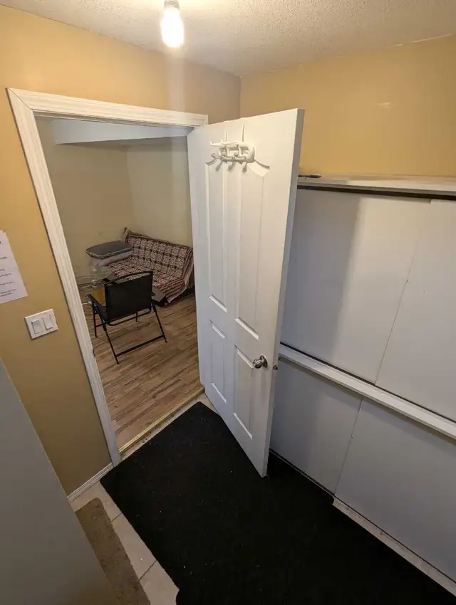 Studio Basement for Rent - Photo 4