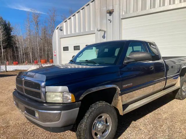 2002 Dodge Ram 2500 SLT Laramie 4x4  8’ Box - Photo 3
