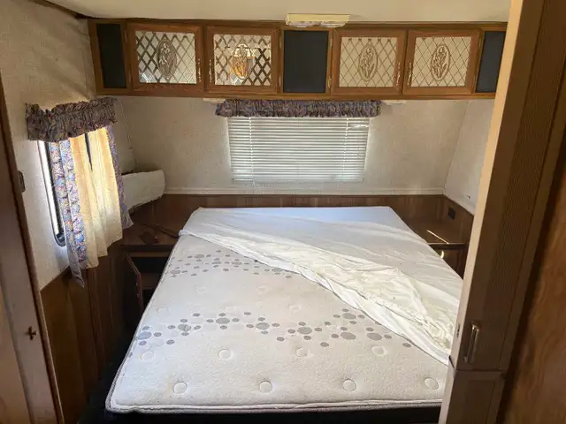2000 32ft camper - Photo 3