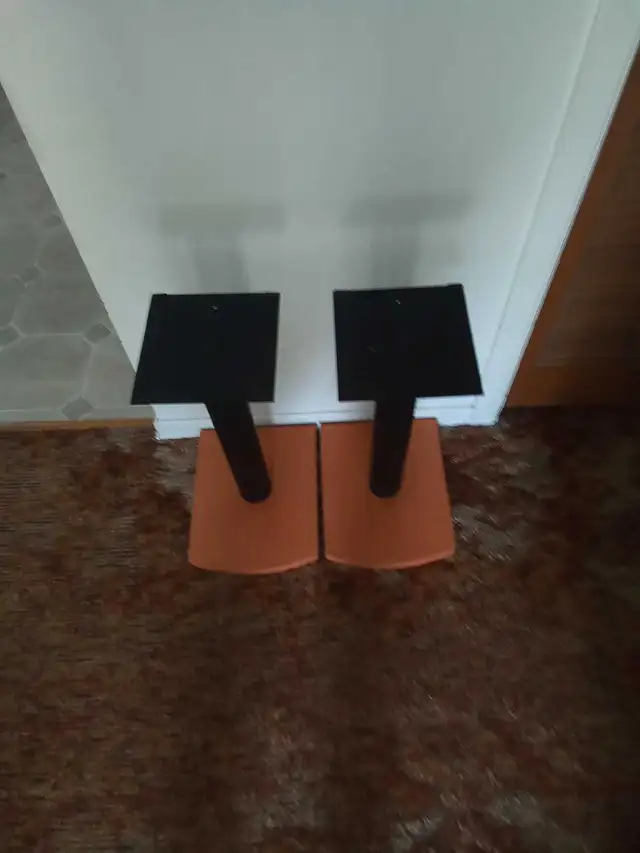 Supports pour haut-parleurs hauteur 24 pouces. - Photo 2