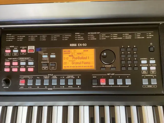 Clavier Korg  EK-50 (  COMME NEUF ), IMPECCABLE - Photo 2