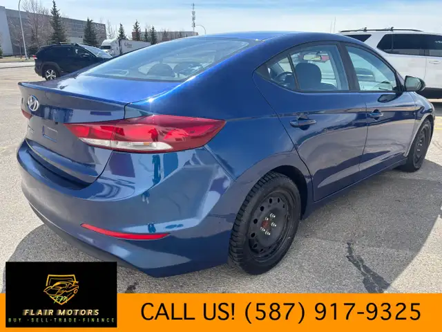 2018 Hyundai Elantra - Photo 4