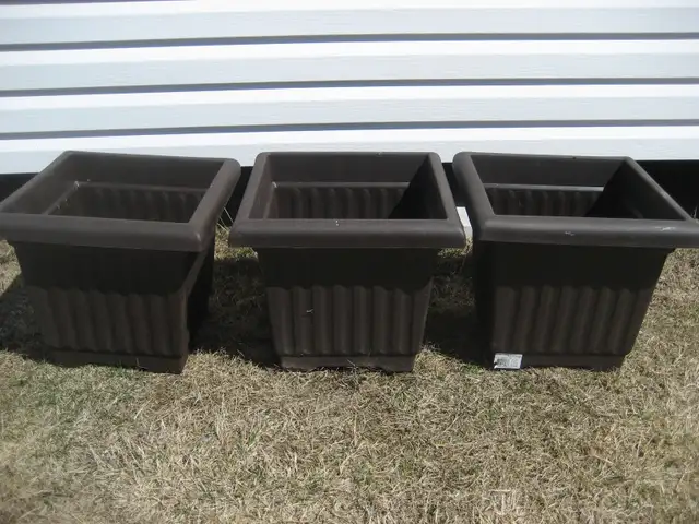 Square decorative outdoor planters - Photo 2