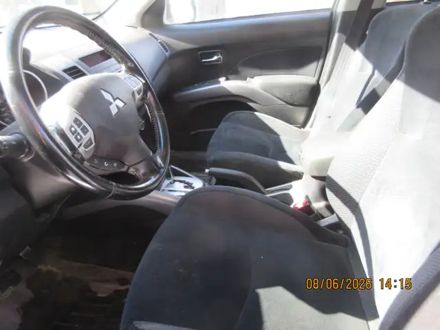 2011 Mitsubishi Outlander ES, SAFTIED! - Photo 4