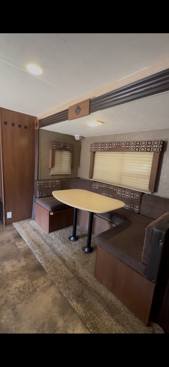 2018 coachmen  freedom express 23TQX hybrid trailer - Photo 3