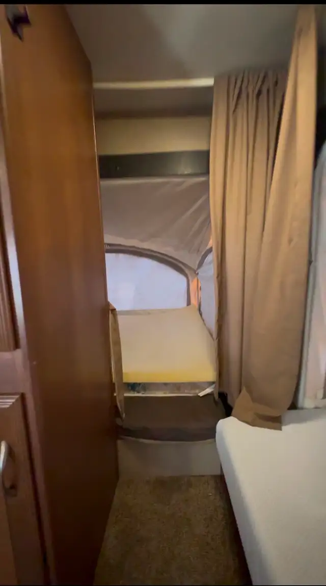 2018 coachmen  freedom express 23TQX hybrid trailer - Photo 10