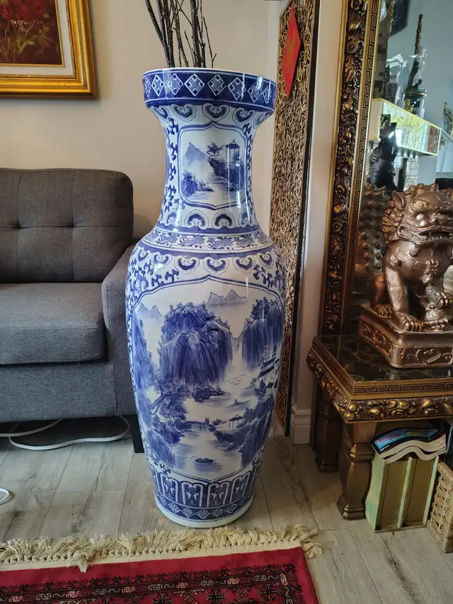 Chinese Vase.Large.Porecelain.