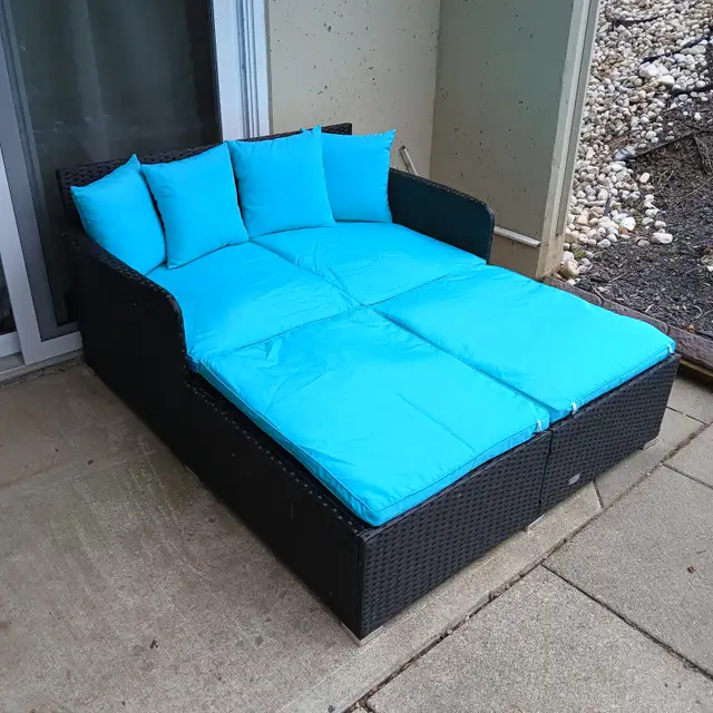 Patio lounge