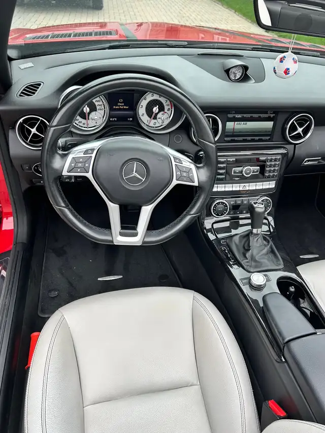 2015 SLK 350 AMG - Photo 7