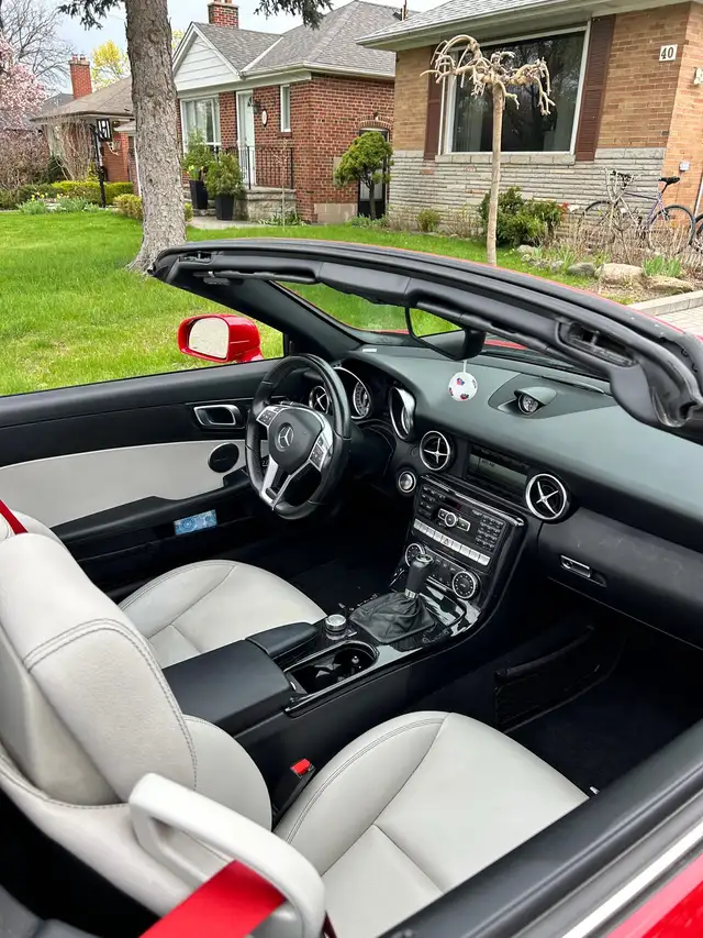 2015 SLK 350 AMG - Photo 8