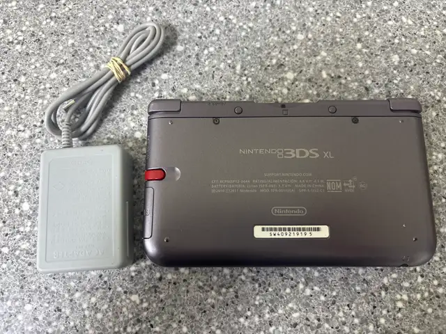 3DS XL NES Edition System - Photo 3