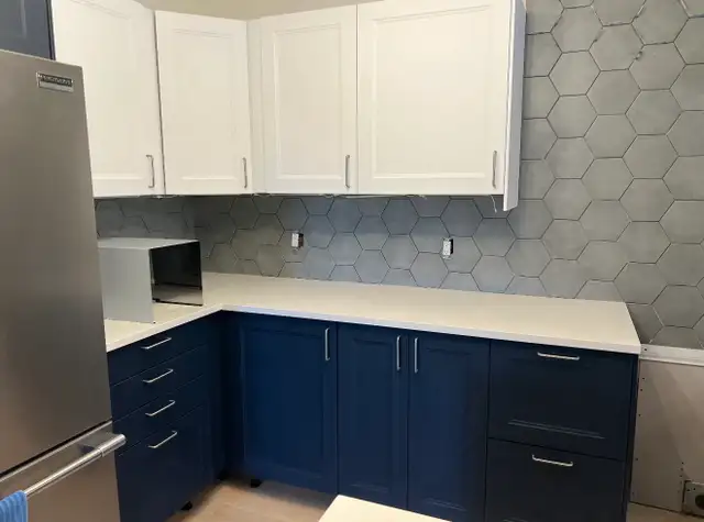 PROFESSIONAL TILING SERVICES - KITCHEN, BATHROOM & FLOORS