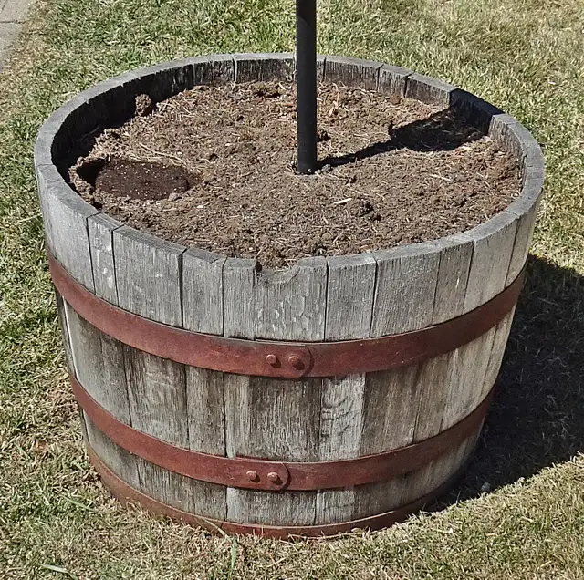 WHISKEY BARREL PLANTERS FOR SALE - Photo 3